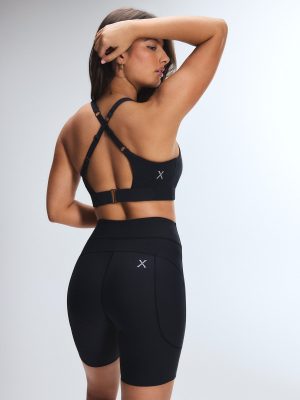 Cool Curves High-Impact Zip-Up Sports Bra