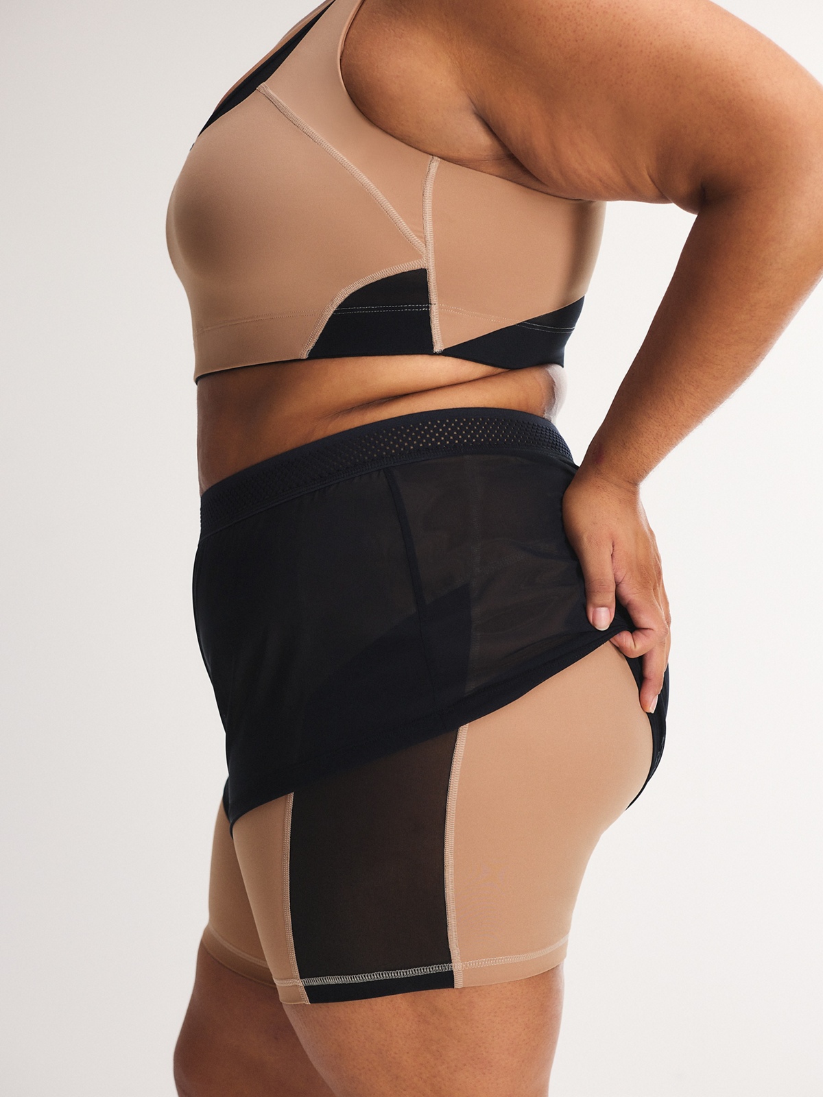 COOL-CURVES-MEDIUM-IMPACT-MESH-TRIM-SPORTS-BRA-SV2500519-13494-5-1200×1600