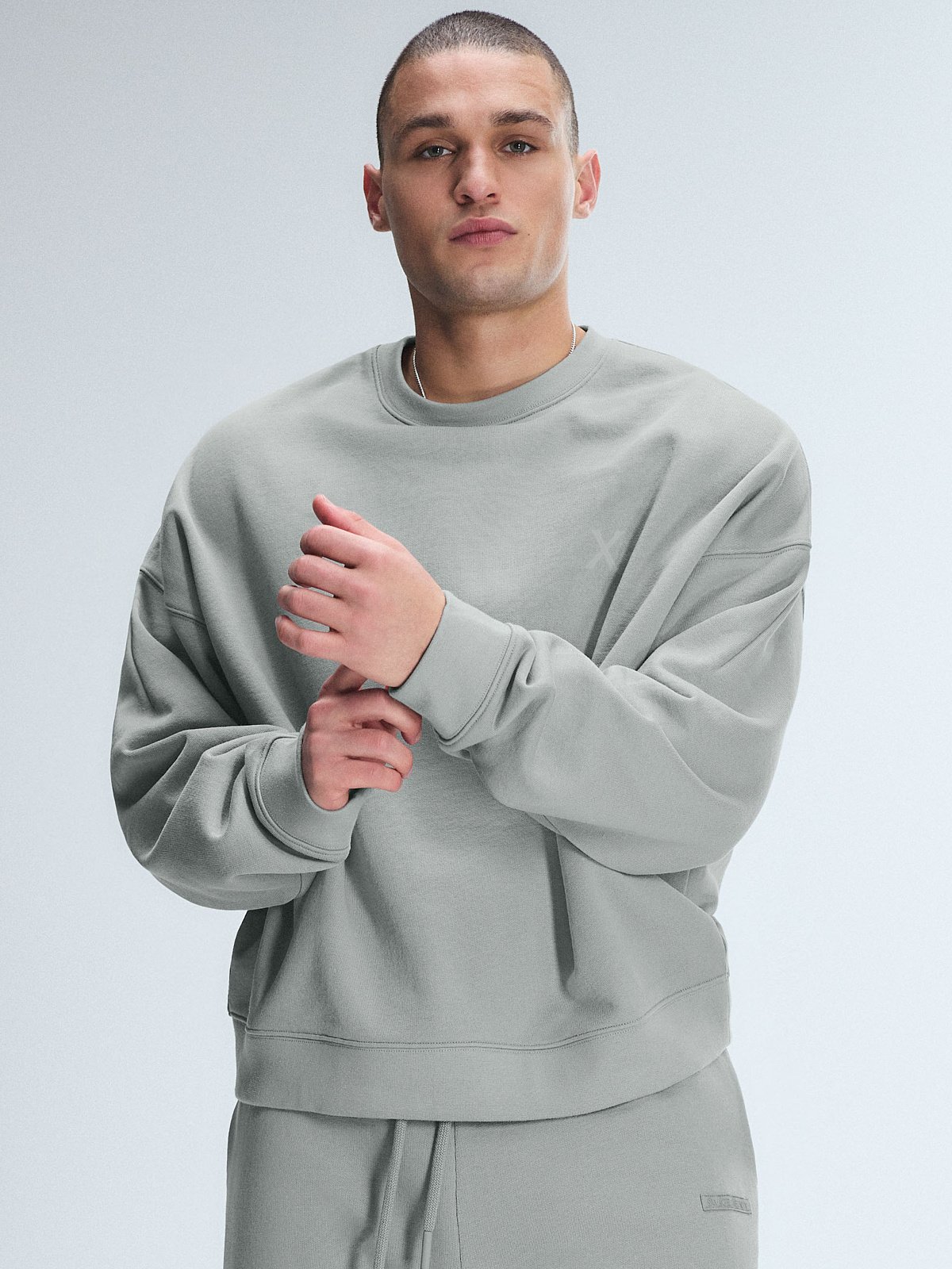 FLEECE-CREW-SWEATSHIRT-NE2500535-13375-1-1200×1600-1.jpg