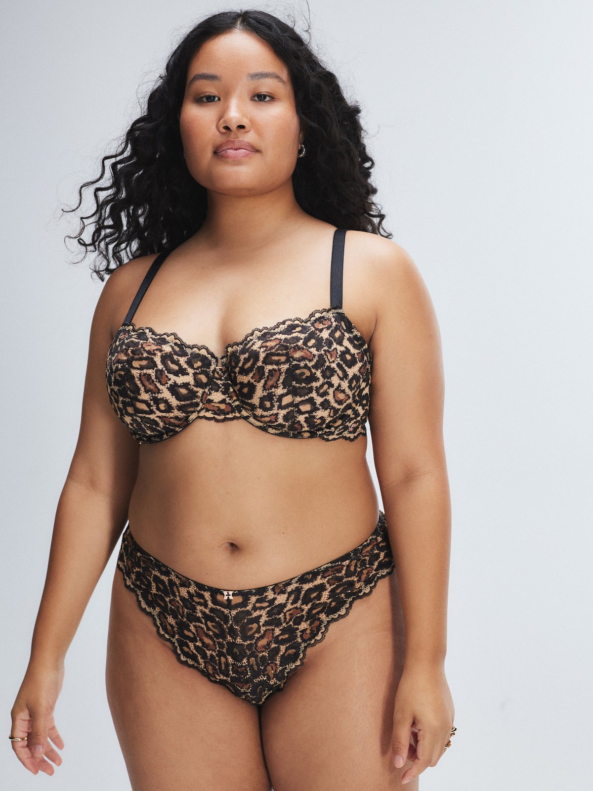 ON-THE-PROWL-LACE-THONG-PANTY-UD2500535-12097-2-1200×1600