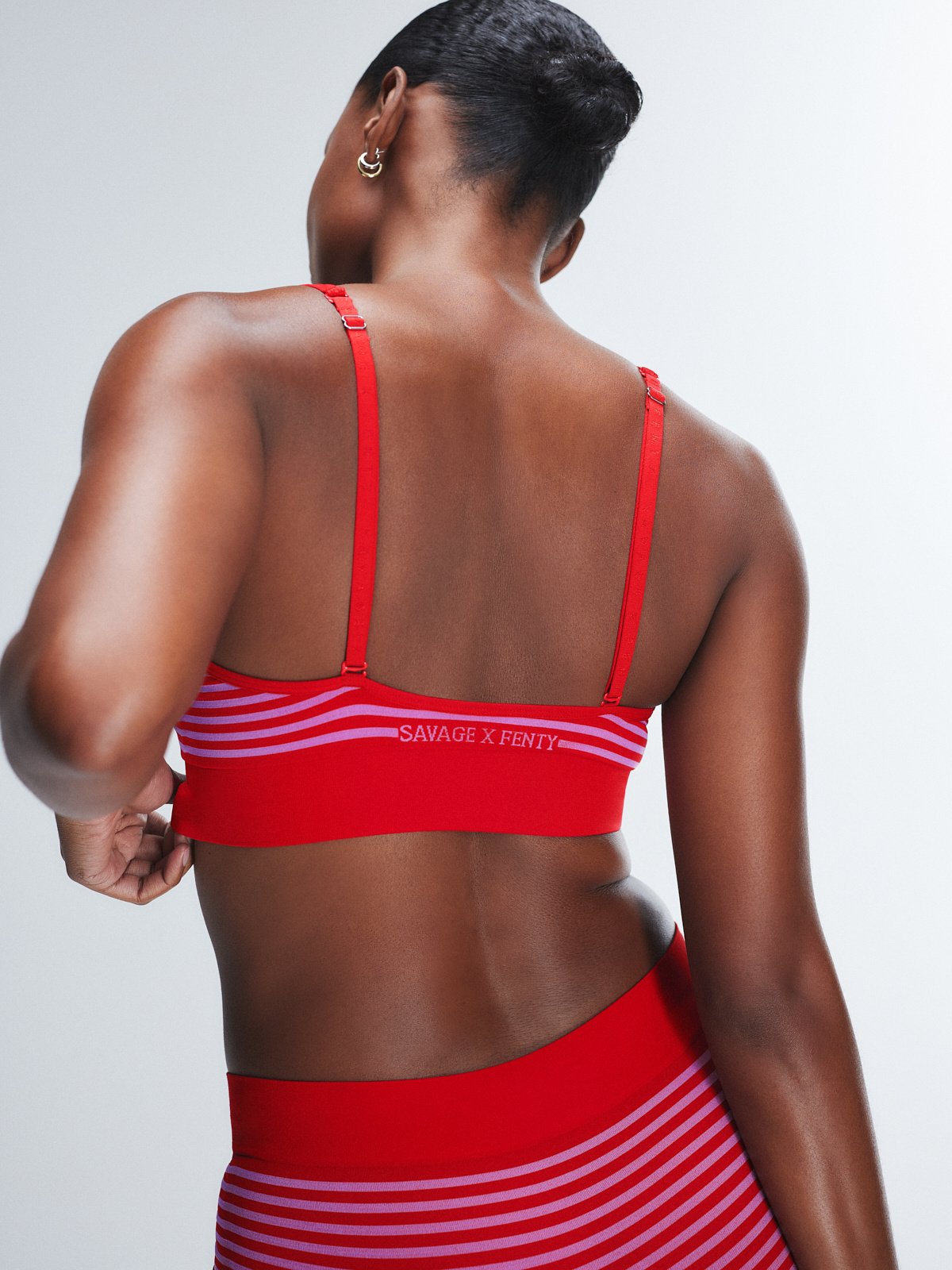 SEAMLESS-CONVERTIBLE-HALTER-BRALETTE-BB2500525-12505-4-1200×1600