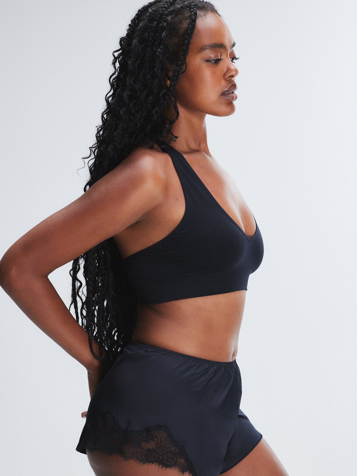 SEAMLESS-HALTER-BRALETTE-BB2500509-1533-1-1200×1600