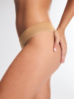 Seamless Mid-Rise Thong Panty