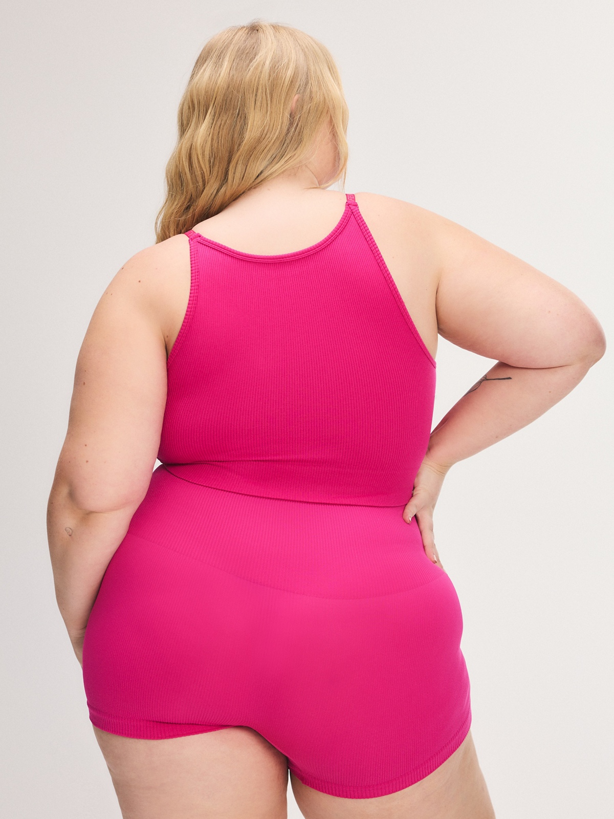 SEAMLESS-RIB-SPORT-HIGH-WAIST-SHORT-XB2500512-14049-3-1200×1600