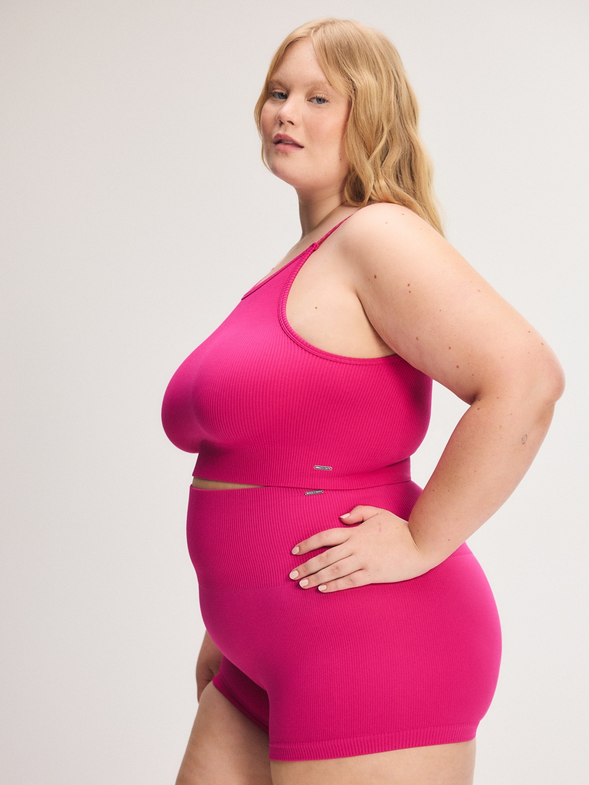 SEAMLESS-RIB-SPORT-HIGH-WAIST-SHORT-XB2500512-14049-4-1200×1600