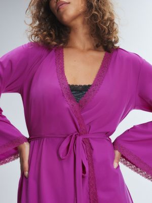 Snug Hug Short Robe