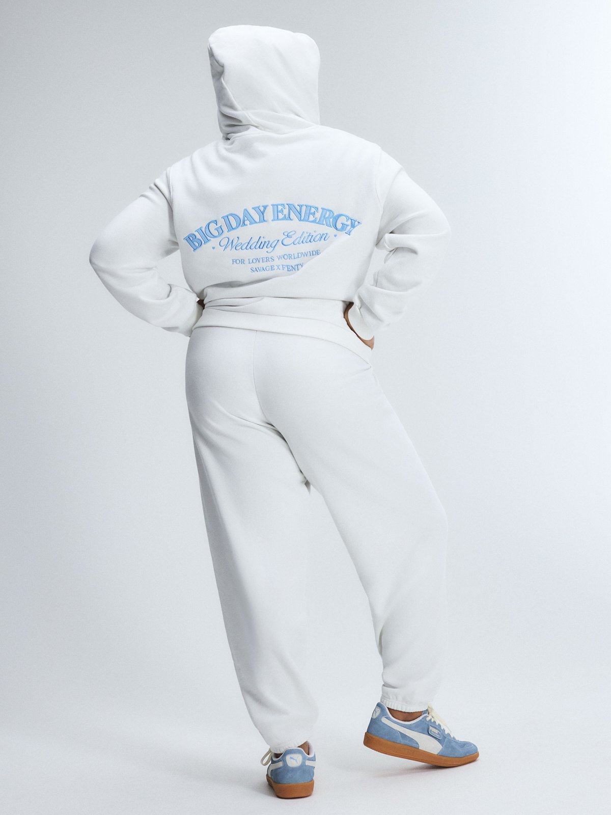 WEEKENDER-TERRY-SWEATPANT-WITH-EMBROIDERED-LOGO-NF2500510-7612-2-1200×1600